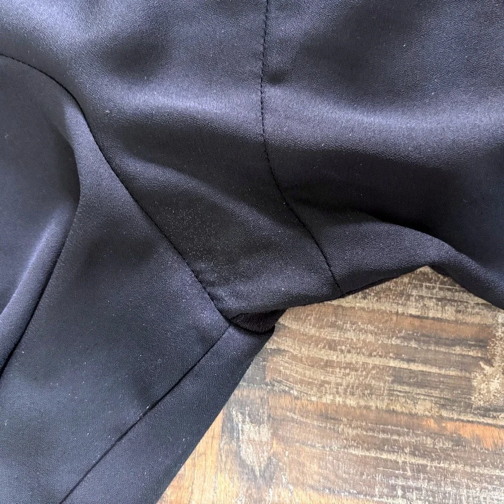 Fortune + Ivy Elevated Basic Black Chic Scalloped Zip‎ V-Neck Mixed Media Top L